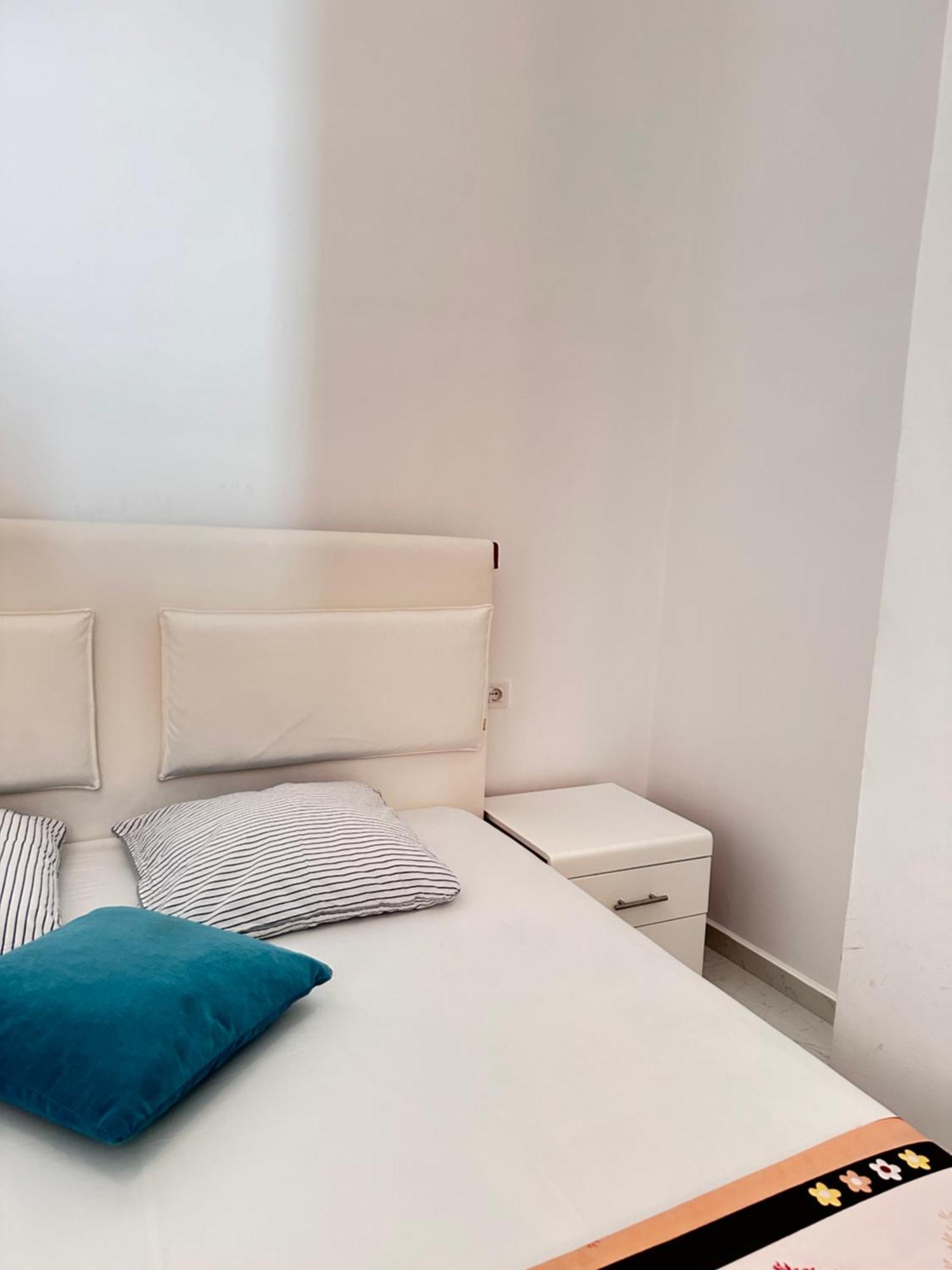 The Hill Sea View Apartment Sarandë Exterior foto